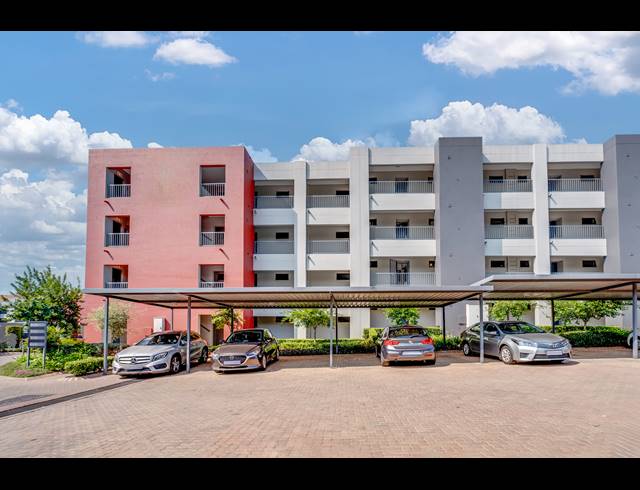 2 BEDROOM APARTMENT FOR SALE IN BRYANSTON